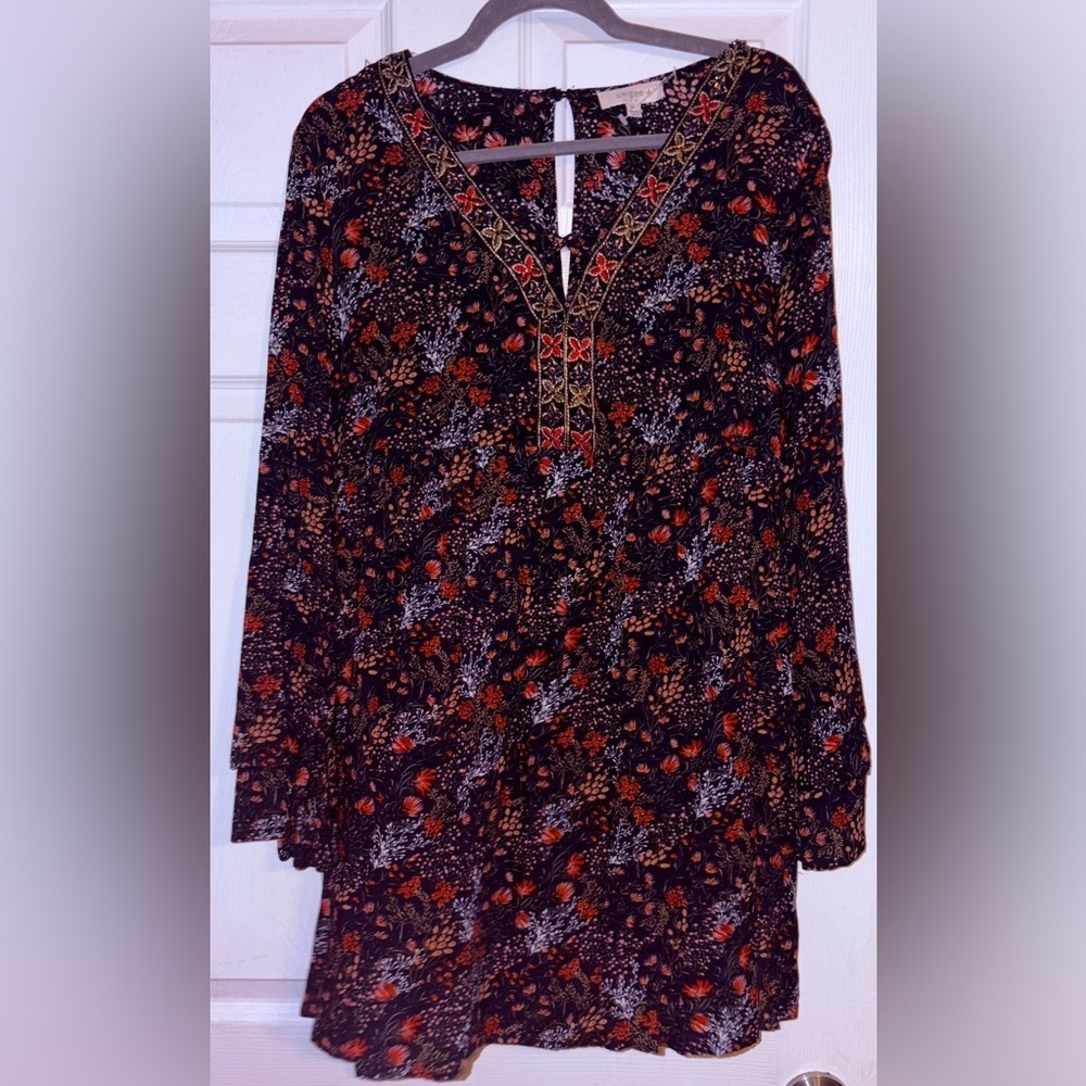 Women’s size XL UMGEE  Baby doll dress with bell sleeves and beading